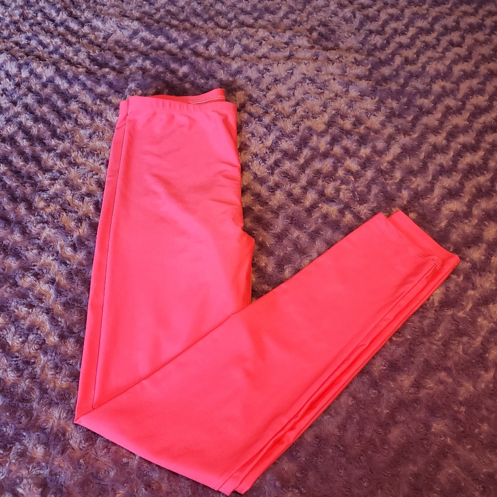 Neon pink iheartraves leggings